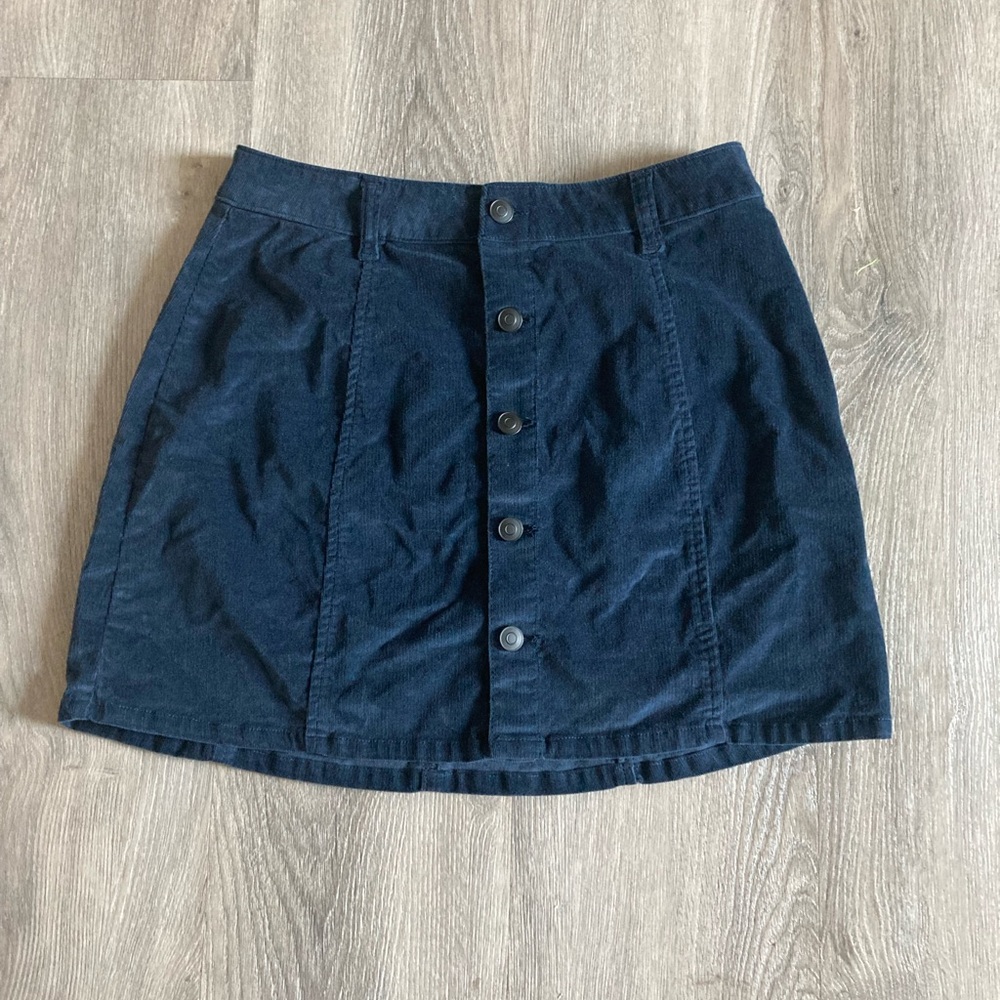 Corduroy skirt with buttons